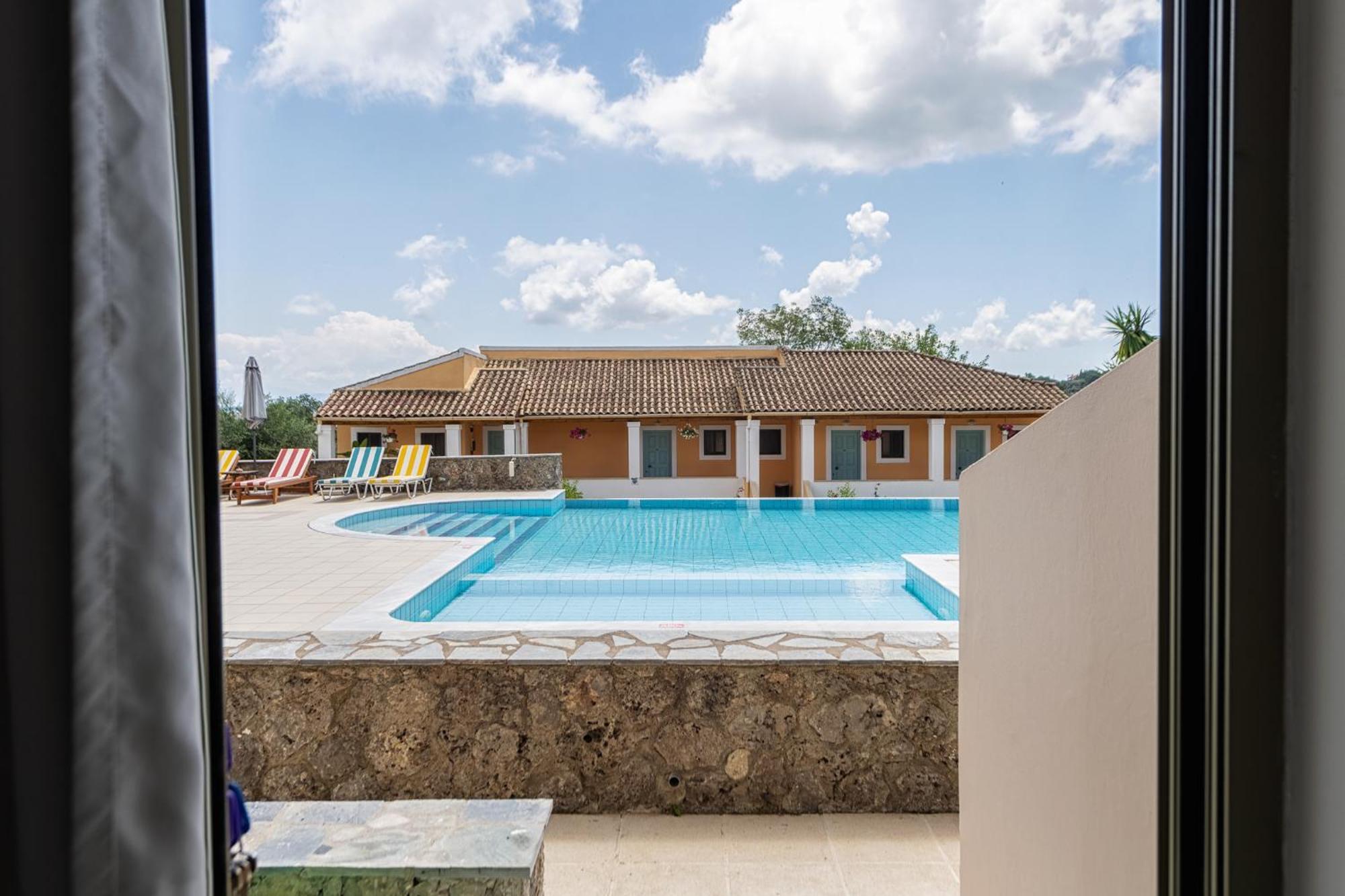 Little Corfu Aparthotel ดัสเซีย ภายนอก รูปภาพ